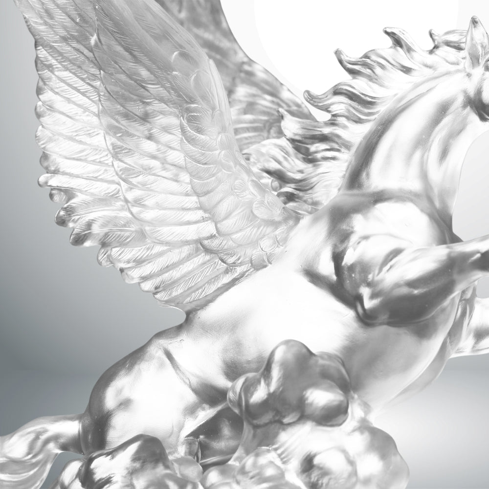 LIULI Crystal, Pegasus Sculpture, Year of the Horse | King (Powder White)