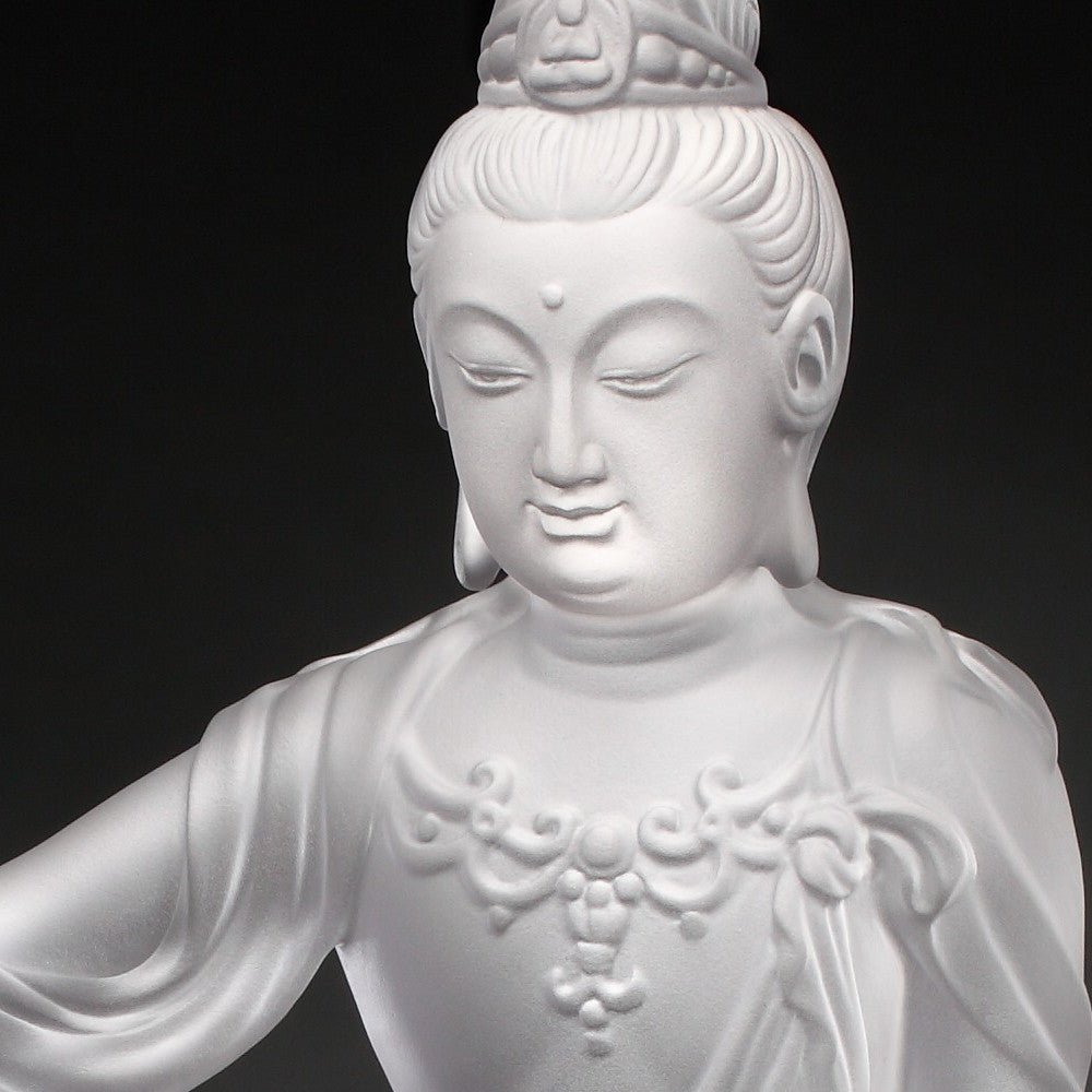 Crystal Buddha, Guanyin, Light Exists Because of Love-Heart of Guanyin - LIULI Crystal Art
