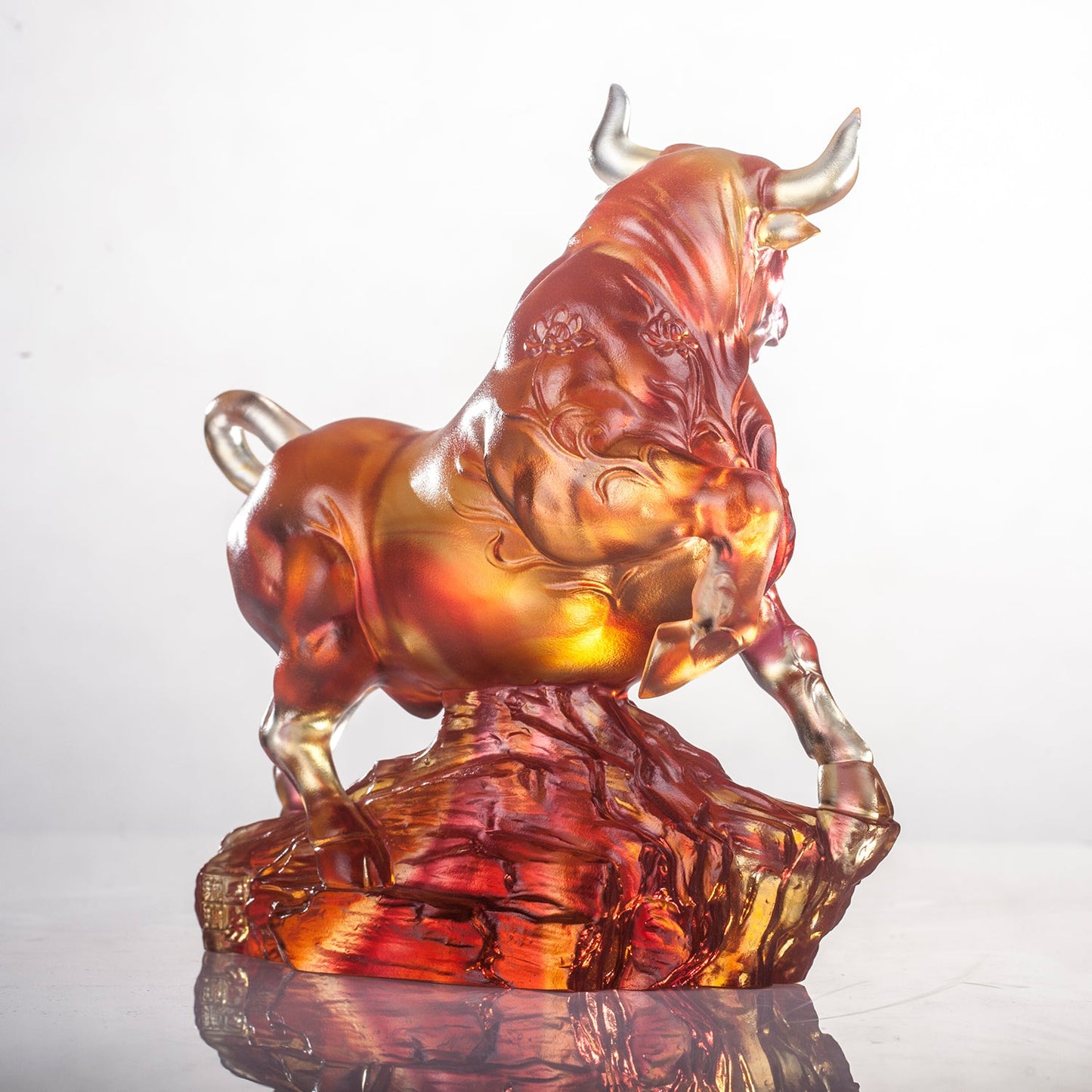 LIULI Crystal Year of the Ox Sculpture Easterly Winds - LIULI Crystal Art