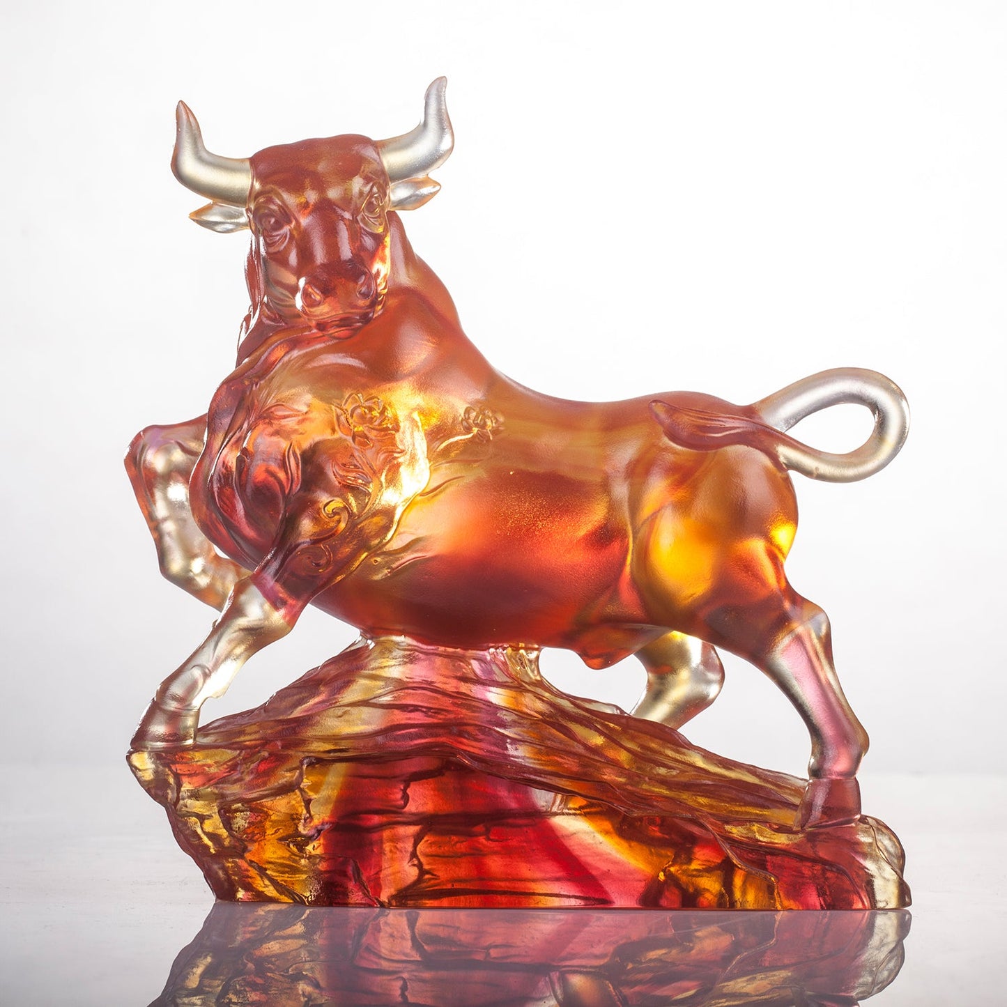 LIULI Crystal Year of the Ox Sculpture Easterly Winds - LIULI Crystal Art