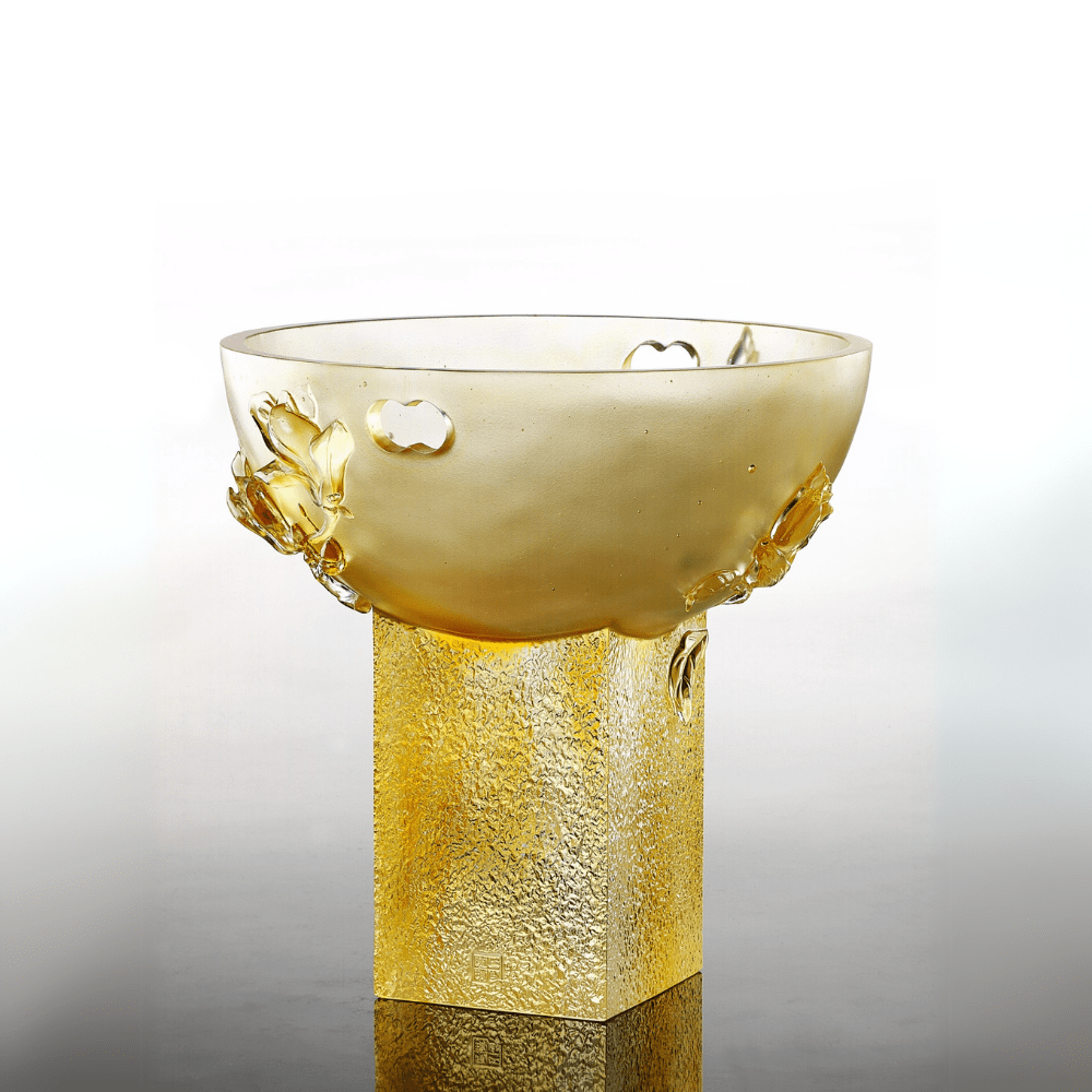 Crystal Floral Vase, Magnolia, Embodiment of Beauty - Pure Magnolia