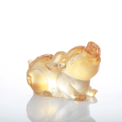 Crystal Zodiac, Year of the Pig, The Little Piglet Attracts Wealth