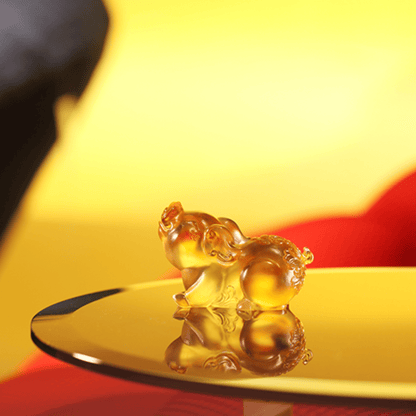 Crystal Zodiac, Year of the Pig, The Little Piglet Attracts Wealth