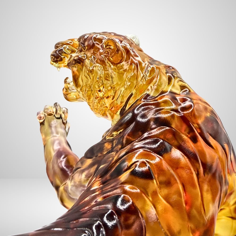 LIULI Crystal, Tiger Sculpture | Eight Thousand Miles