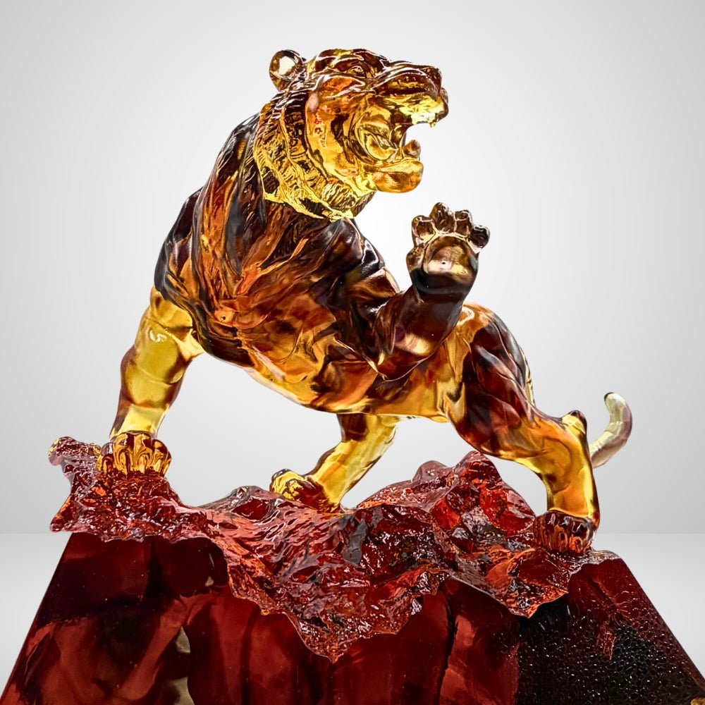 LIULI Crystal, Tiger Sculpture | Eight Thousand Miles