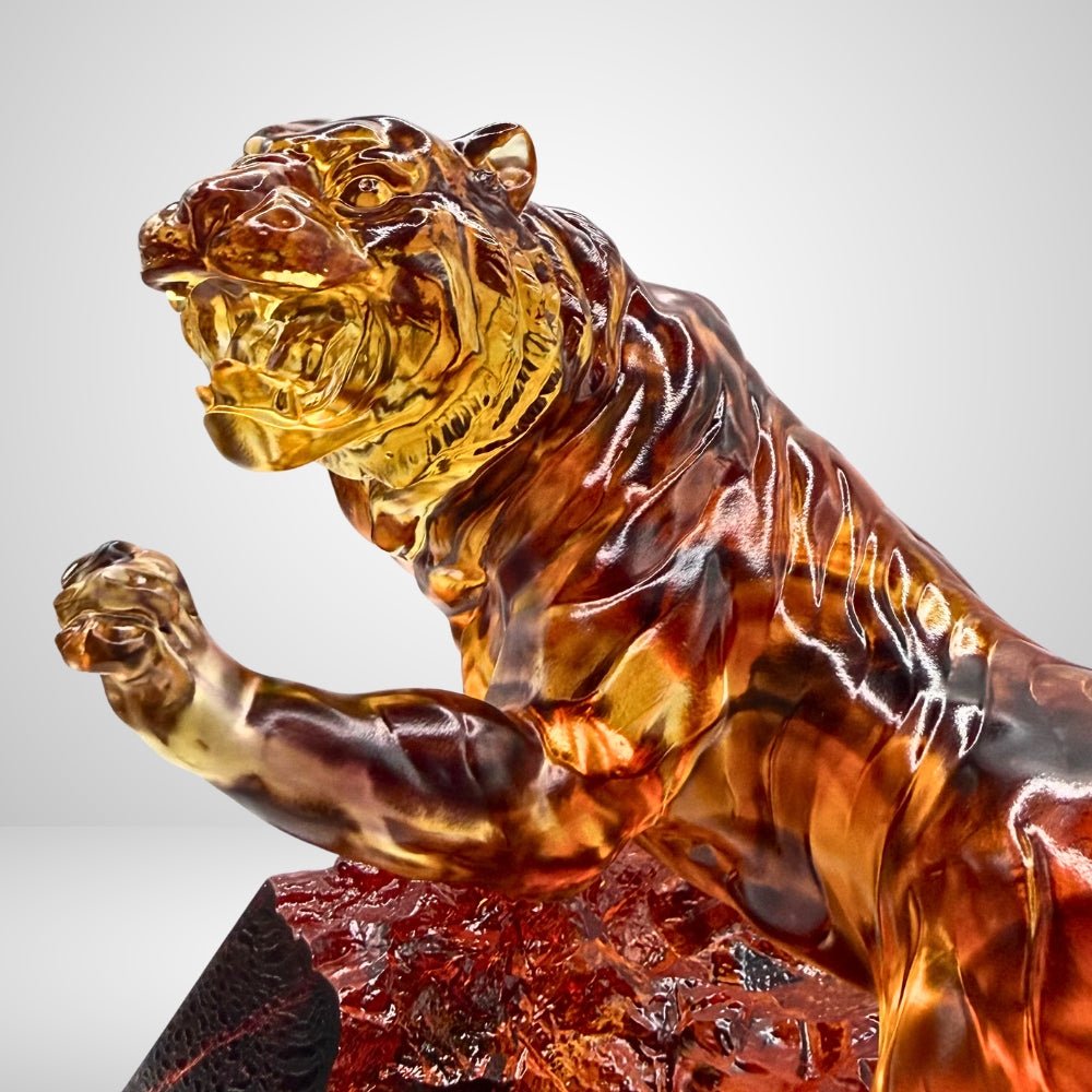 LIULI Crystal, Tiger Sculpture | Eight Thousand Miles