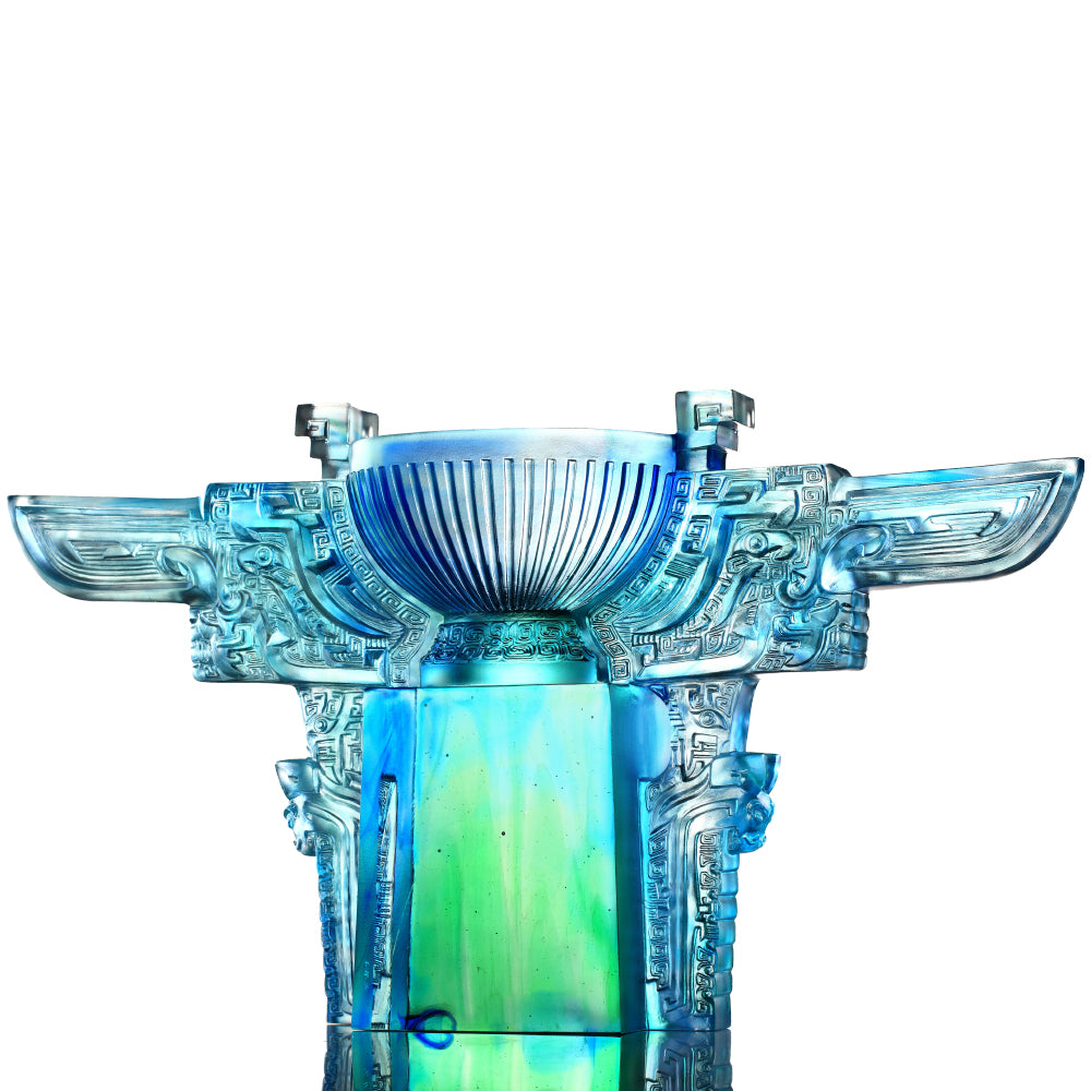 Crystal Vessel, Chinese Ding, Resolution with Sincerity-Ding of Illustrious Glory - LIULI Crystal Art