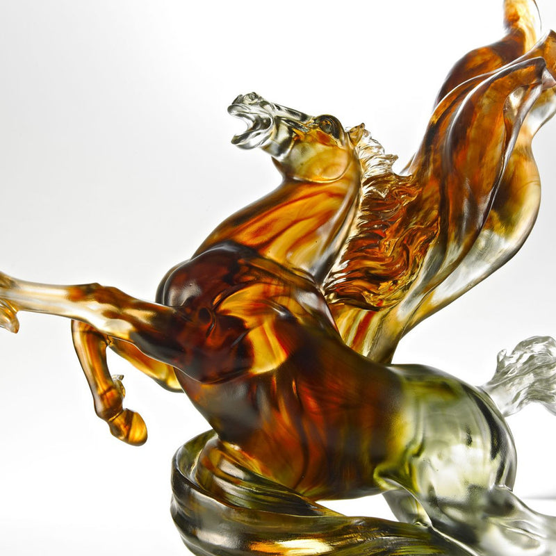 Victory from the Start (Victory) - Horse Figurine - LIULI Crystal Art