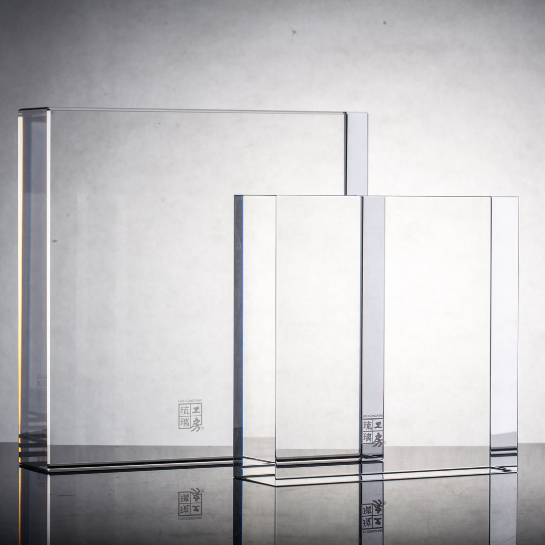 Display Base Template Acrylic Display Base with Logo Engraving (varies sizes) – LIULI Crystal Art