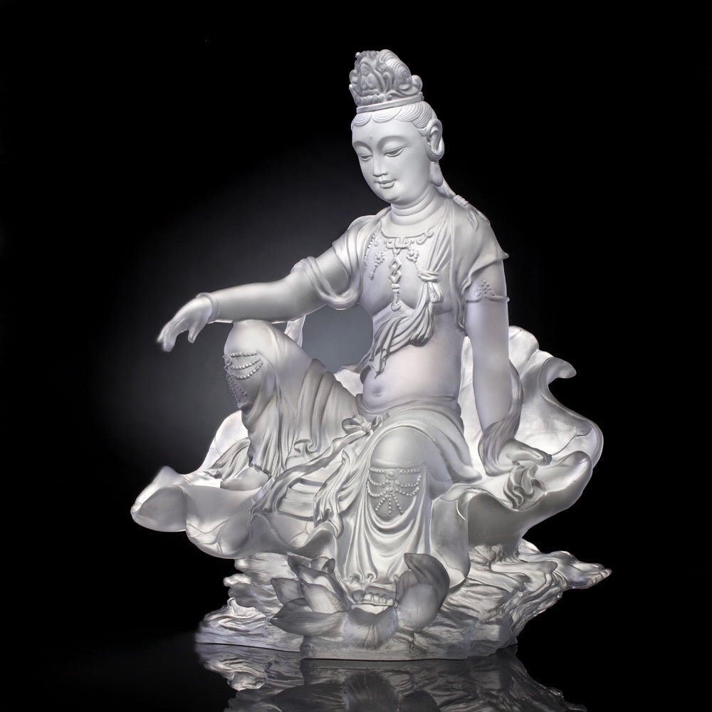 Crystal Buddha, Guanyin, Mortal Smile-Guanyin of Fulfillment and Purity - LIULI Crystal Art