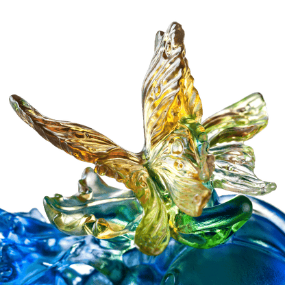 '-- DELETE -- Crystal Butterfly, Paperweight, Fruits of Prosperity - LIULI Crystal Art