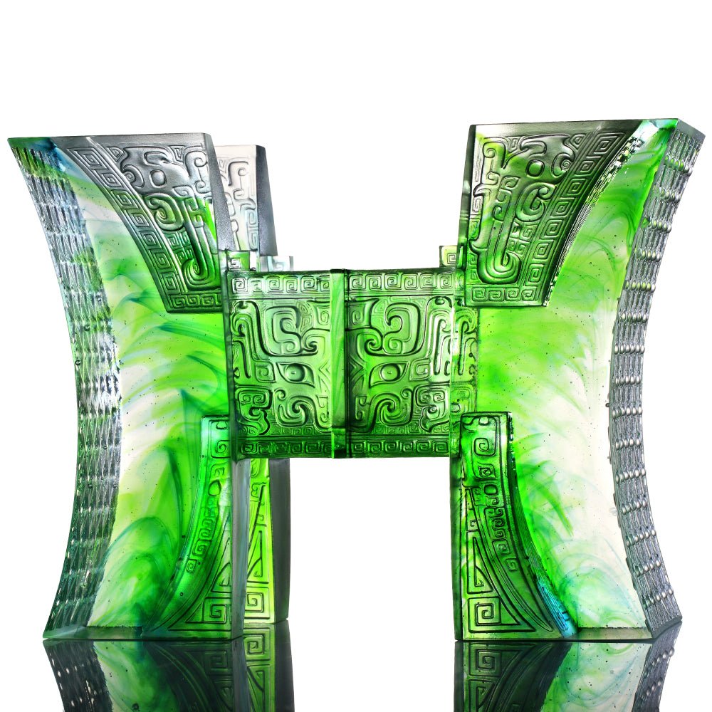 Crystal Chinese Vessel, Ding, Aptness with Caution-Ding of Harmonious Insight - LIULI Crystal Art