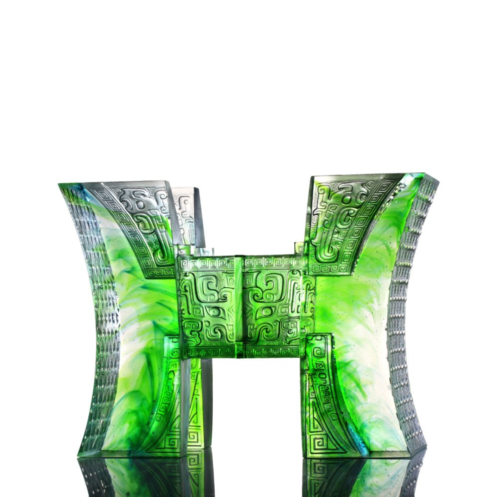 Crystal Chinese Vessel, Ding, Aptness with Caution-Ding of Harmonious Insight - LIULI Crystal Art