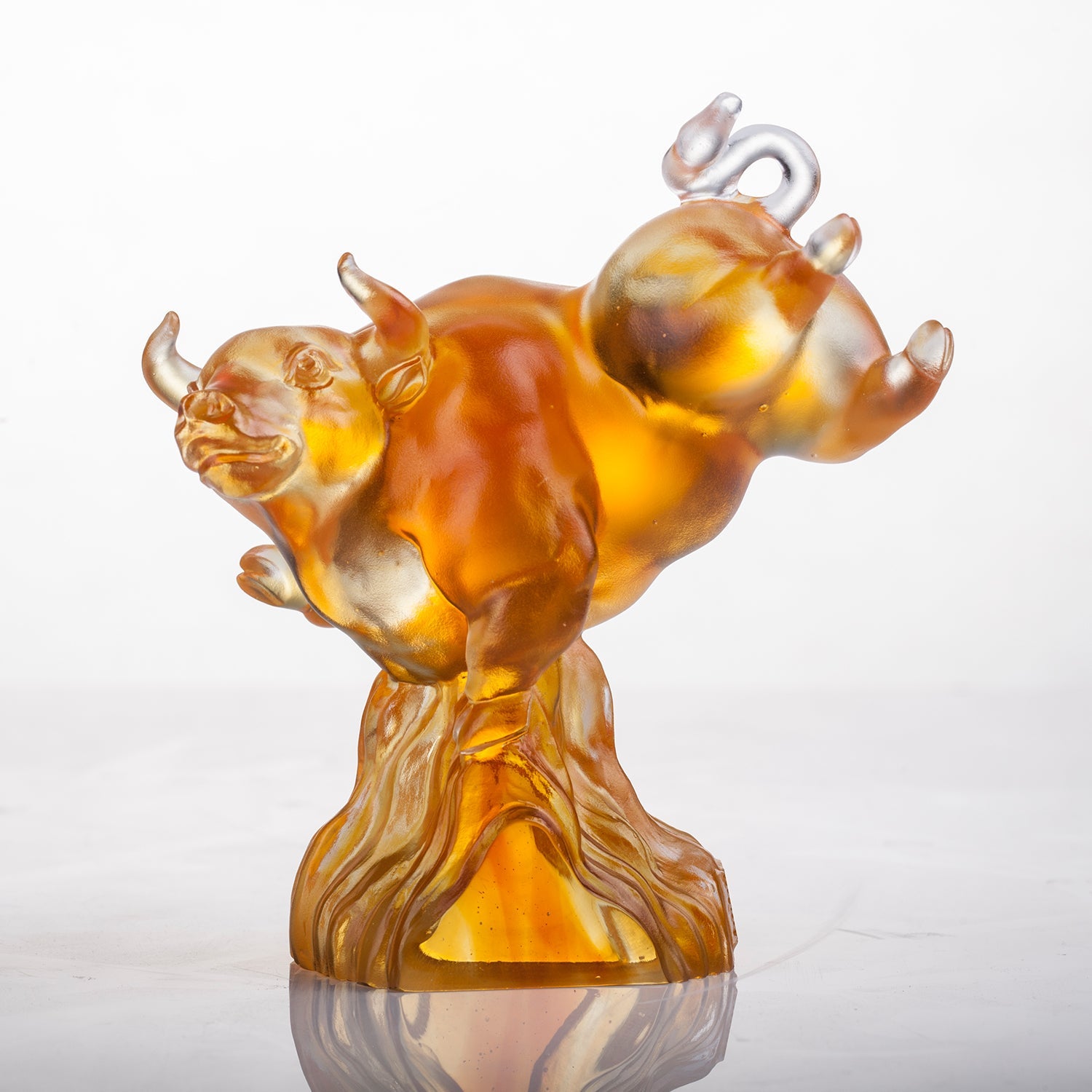 LIULI Year of the Ox 2021 Crystal Statue Peak - LIULI Crystal Art