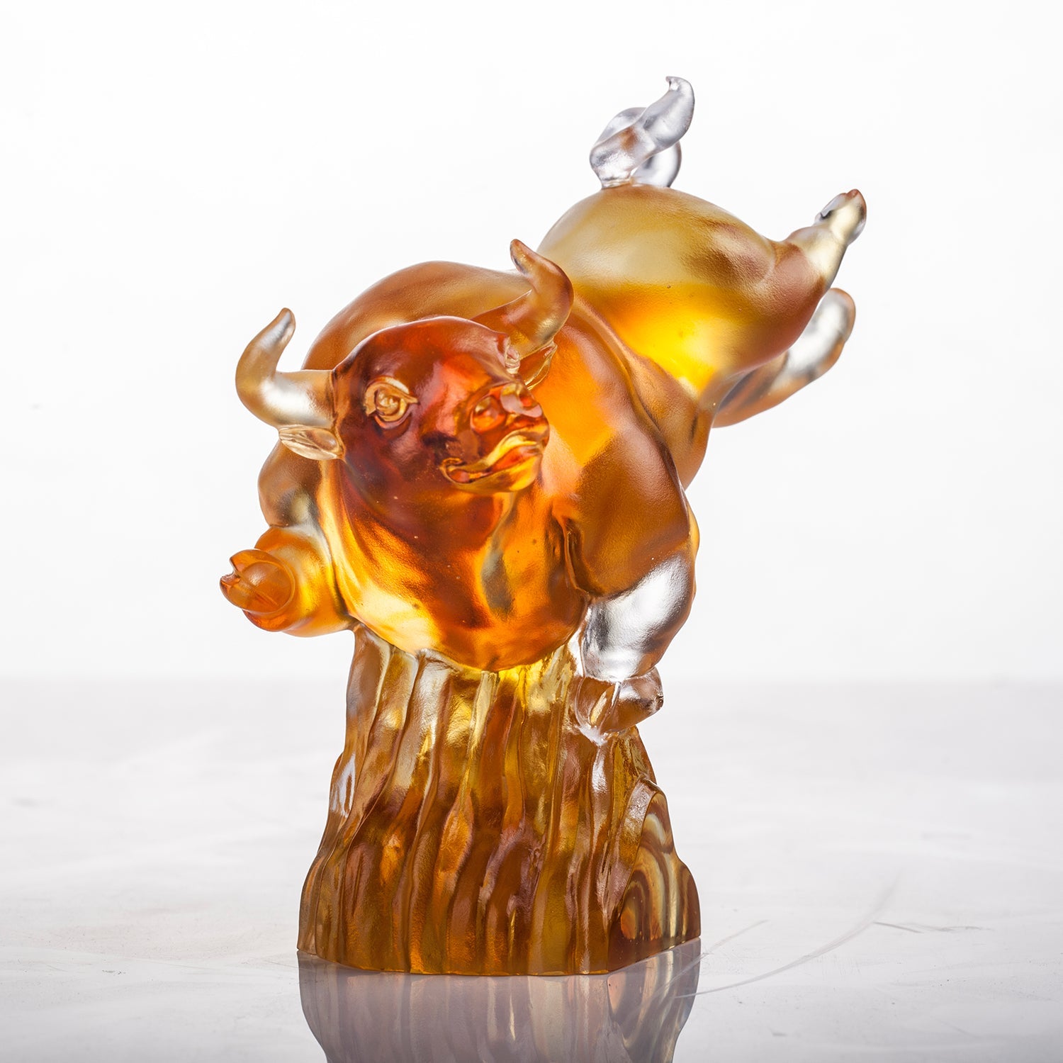 LIULI Year of the Ox 2021 Crystal Statue Peak - LIULI Crystal Art