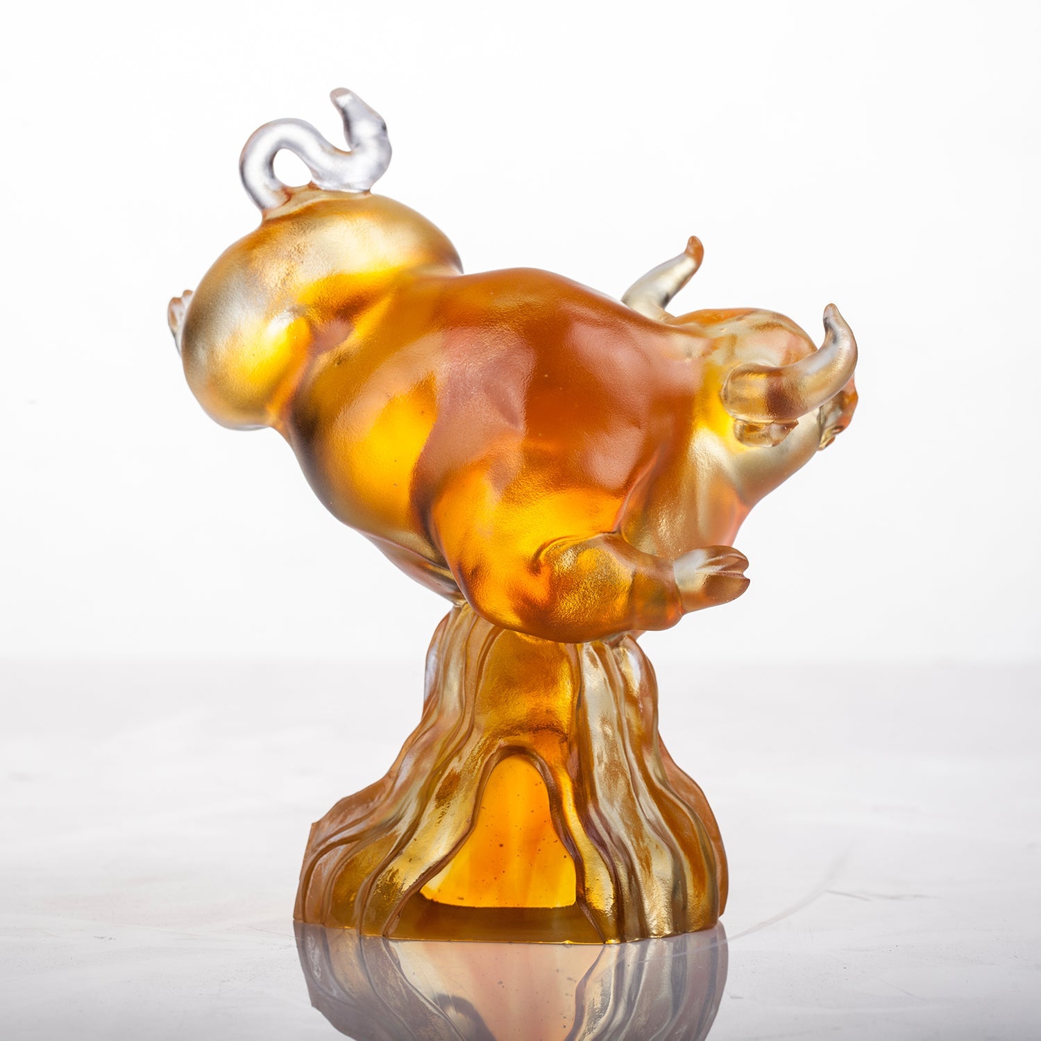 LIULI Year of the Ox 2021 Crystal Statue Peak - LIULI Crystal Art