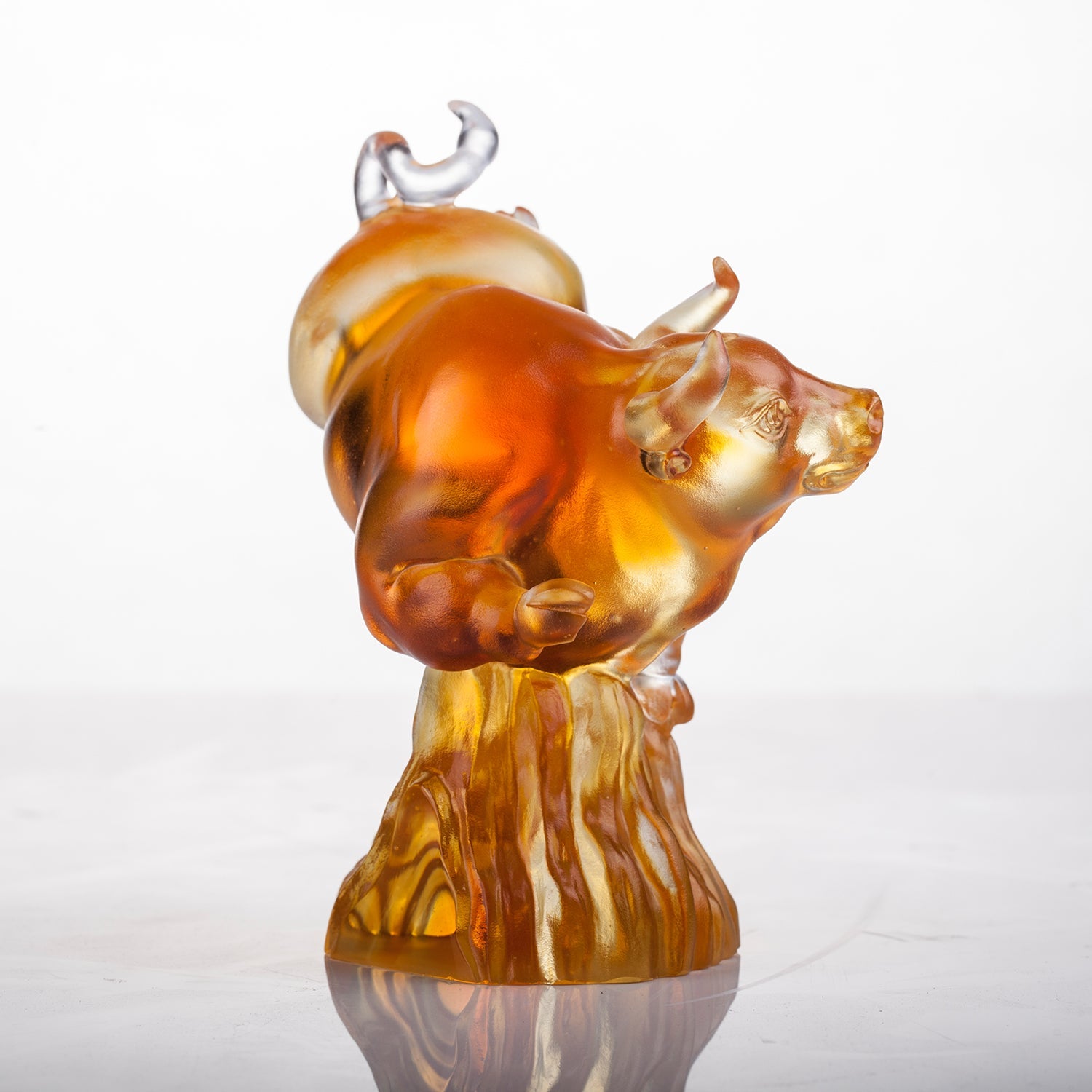 LIULI Year of the Ox 2021 Crystal Statue Peak - LIULI Crystal Art
