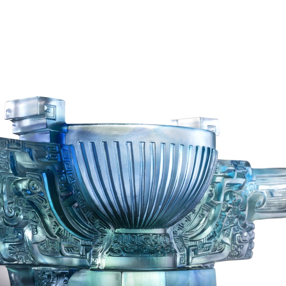 Crystal Vessel, Chinese Ding, Resolution with Sincerity-Ding of Illustrious Glory - LIULI Crystal Art