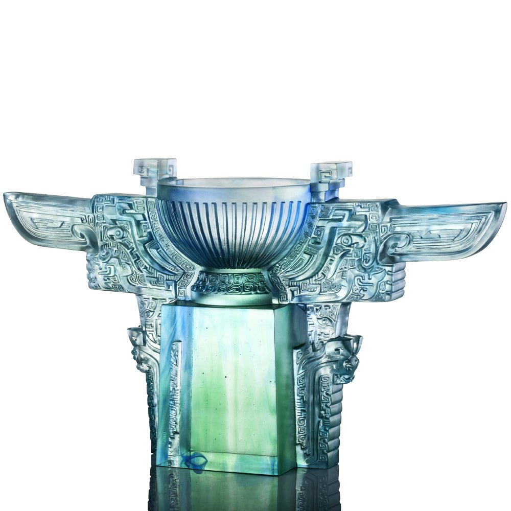 Crystal Vessel, Chinese Ding, Resolution with Sincerity-Ding of Illustrious Glory - LIULI Crystal Art