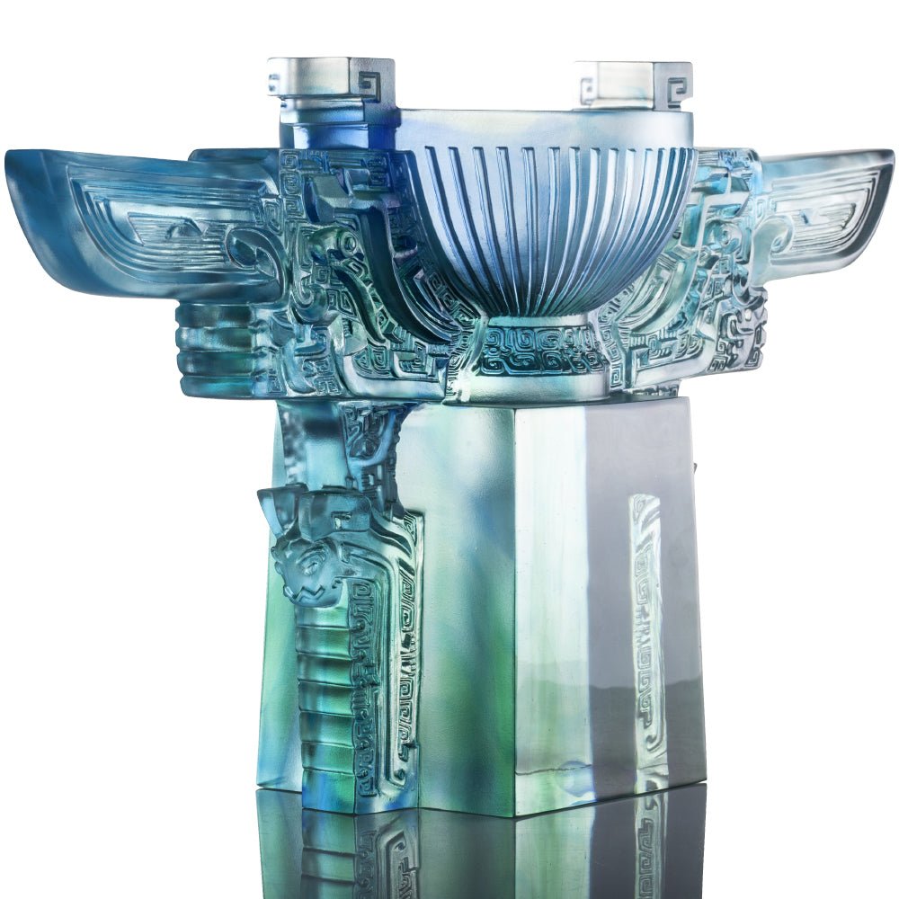 Crystal Vessel, Chinese Ding, Resolution with Sincerity-Ding of Illustrious Glory - LIULI Crystal Art