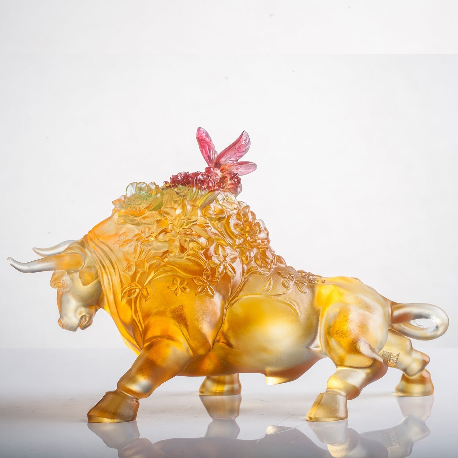 LIULI Crystal Art Year of the Ox Sign Step into Prosperity - LIULI Crystal Art