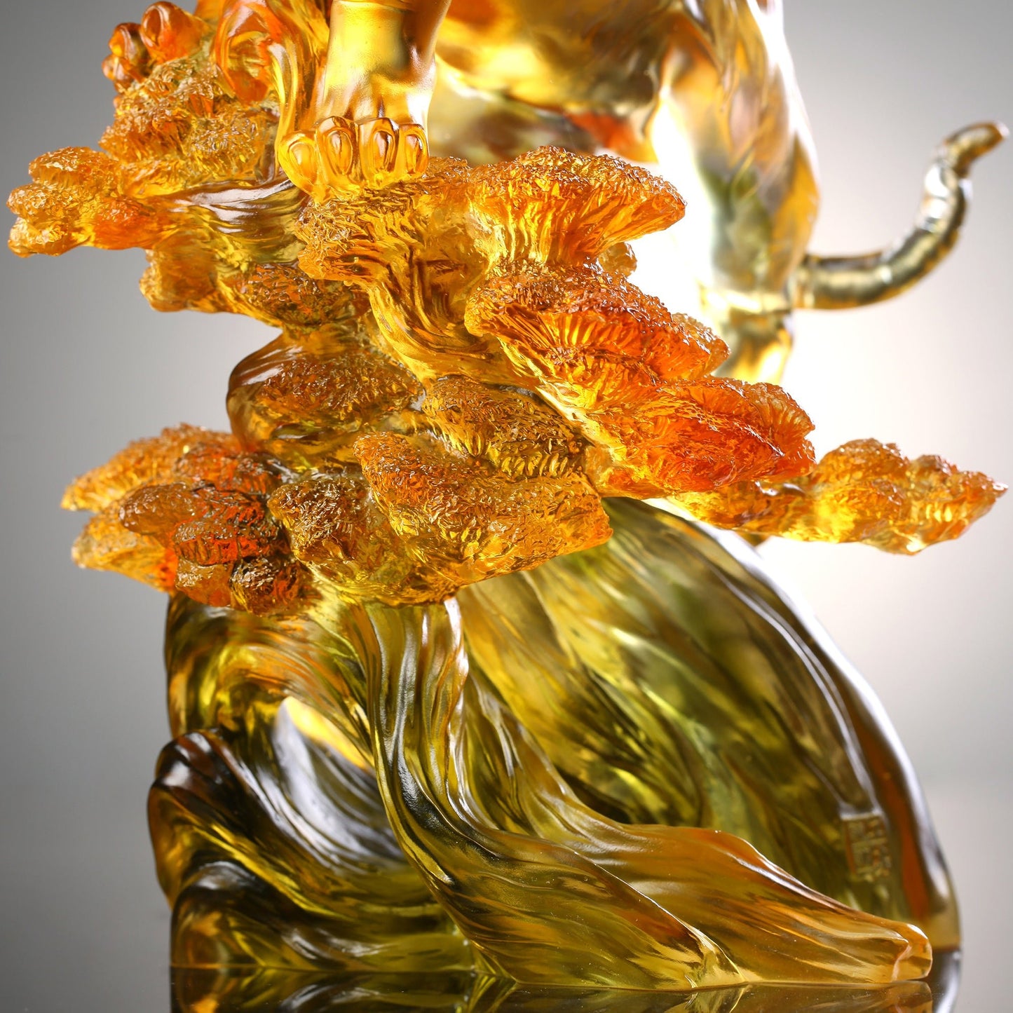 LIULI Crystal Tiger, Chinese Zodiac, Ascent of the Visionary
