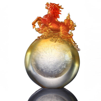 Benevolence of the Qilin (Guardian, Qilin of the Center) - LIULI Crystal Art